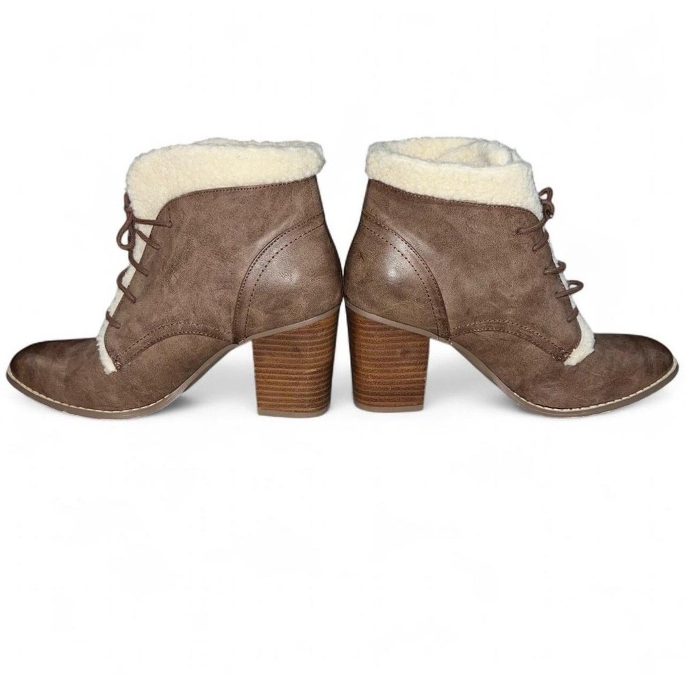 "RESTRICTED" Women's Brown Leather 3-inch Ankle Boots w/ Sherpa Fur Trim Size: 9